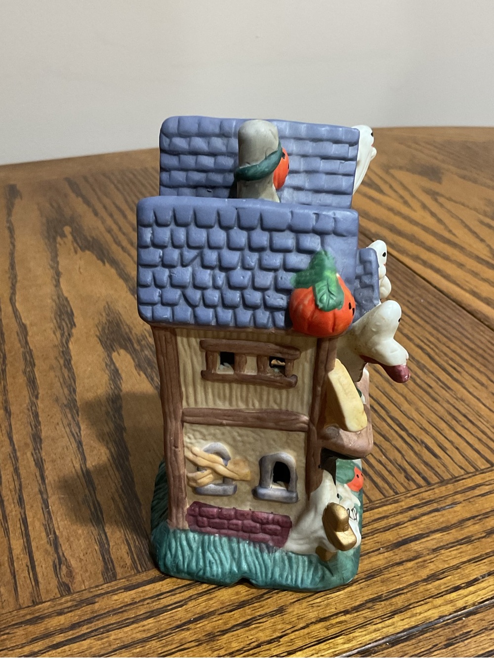4 Halloween 👻 🎃 Ceramic Village Houses – Multi-Color - Picture 8 of 16